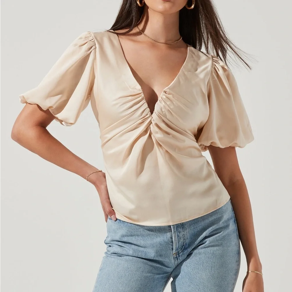 (AA4)‎ AS­TR the La­bel Deep-V Bal­loon Sleeve Top, Size XL, NWT